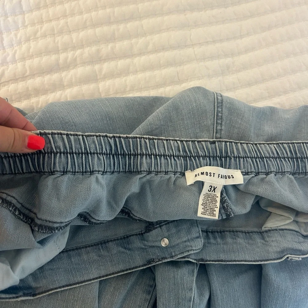 Almost‎ Famous women’s Denim Cargo Pants - Picture 7 of 7